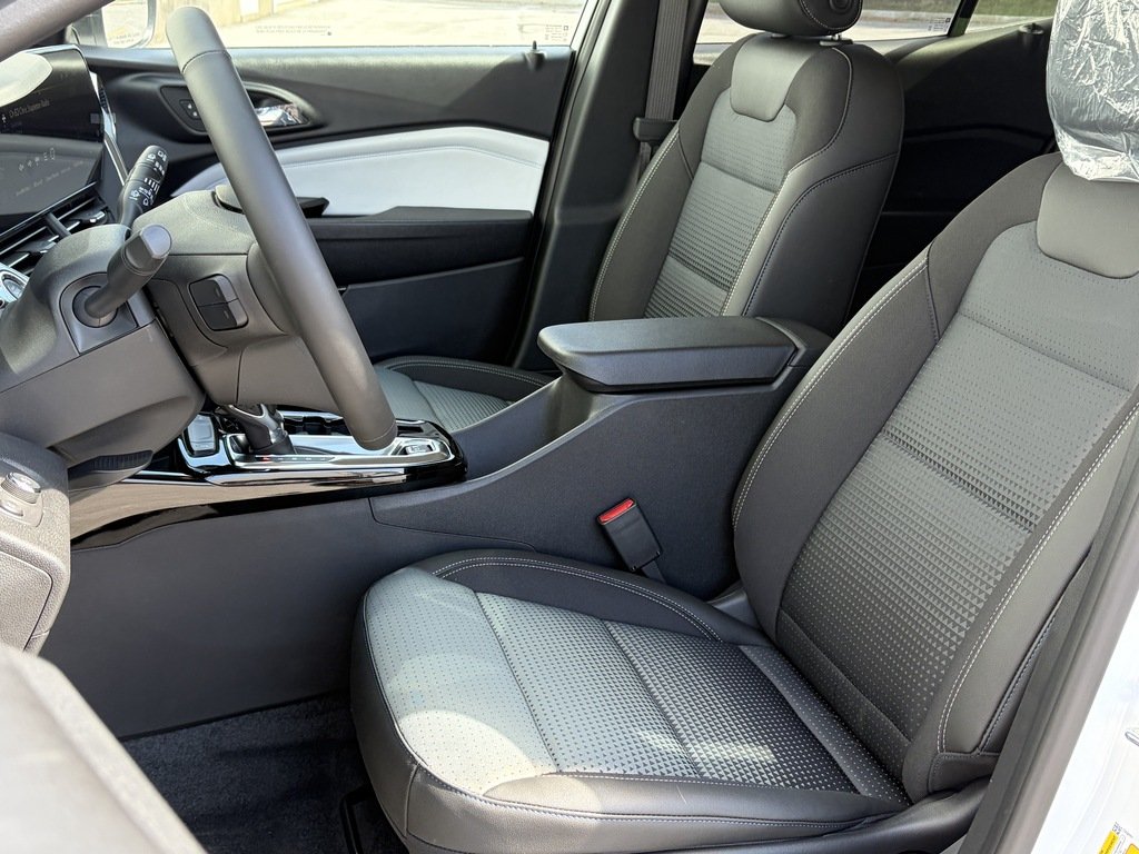 2026 Chevrolet Trax in Joliette, Quebec - 8 - w1024h768px