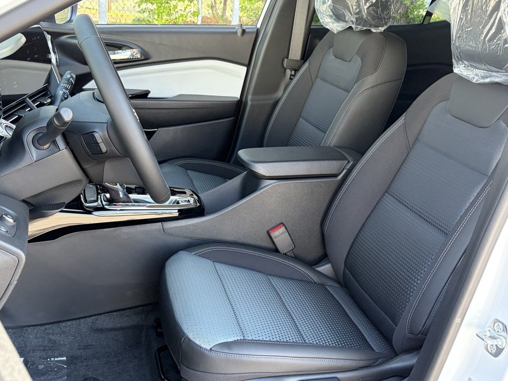 2026 Chevrolet Trax in Joliette, Quebec - 8 - w1024h768px