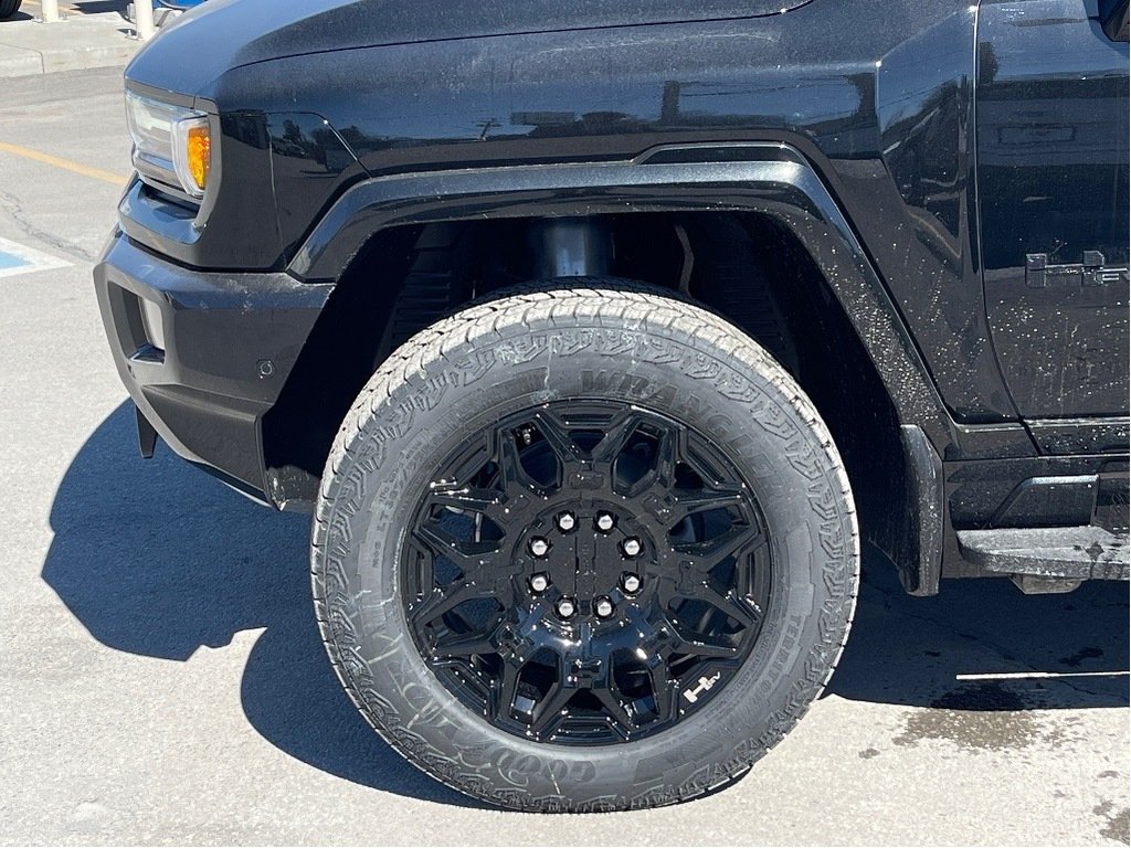2025 GMC HUMMER EV SUV in Joliette, Quebec - 7 - w1024h768px
