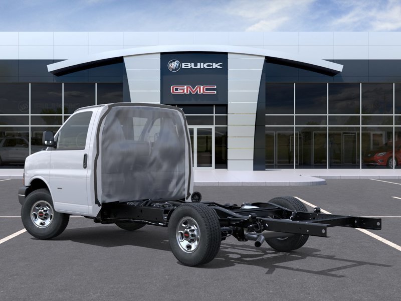 GMC Savana Cutaway 3500  2026 à Joliette, Québec - 3 - w1024h768px