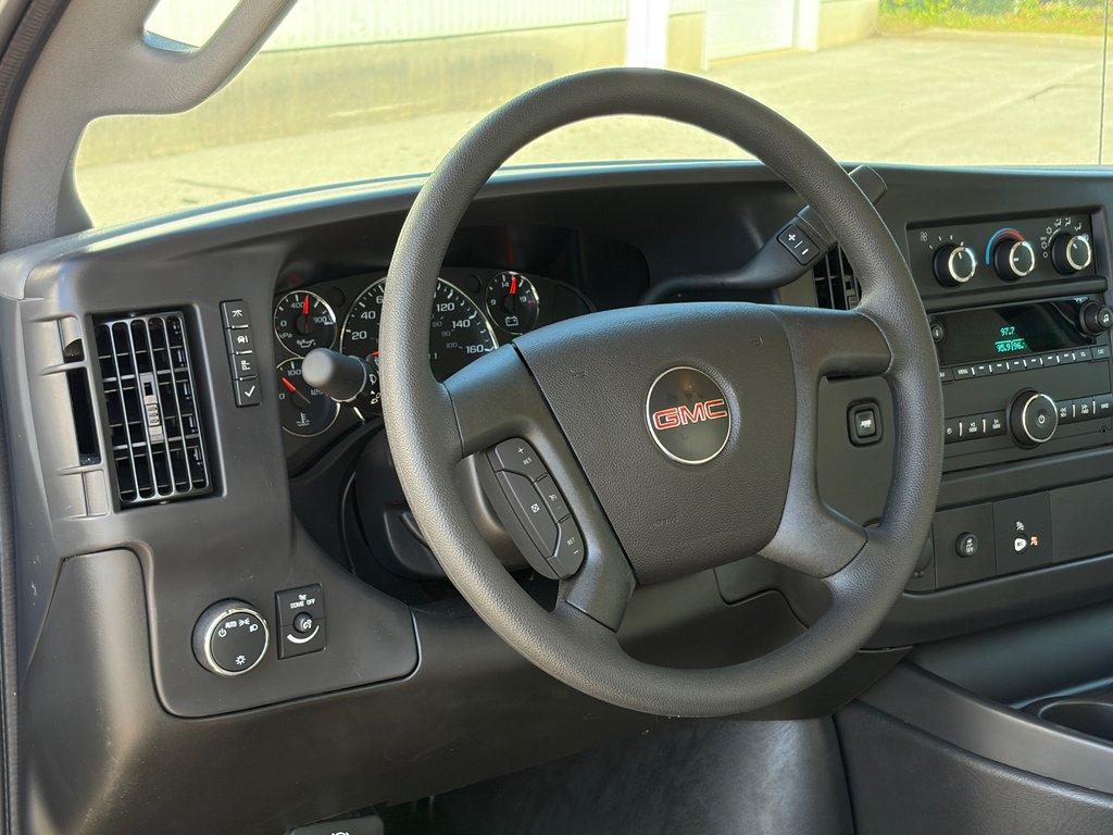 2026 GMC Savana Cutaway 3500 in Joliette, Quebec - 10 - w1024h768px