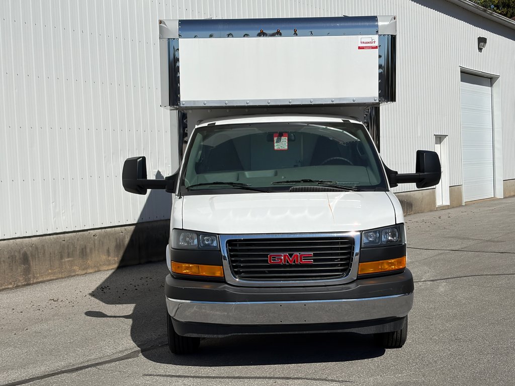 2026 GMC Savana Cutaway 3500 in Joliette, Quebec - 2 - w1024h768px