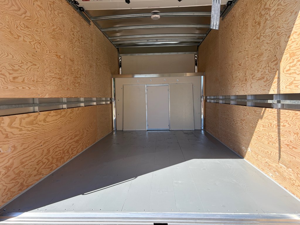2026 GMC Savana Cutaway 3500 in Joliette, Quebec - 6 - w1024h768px