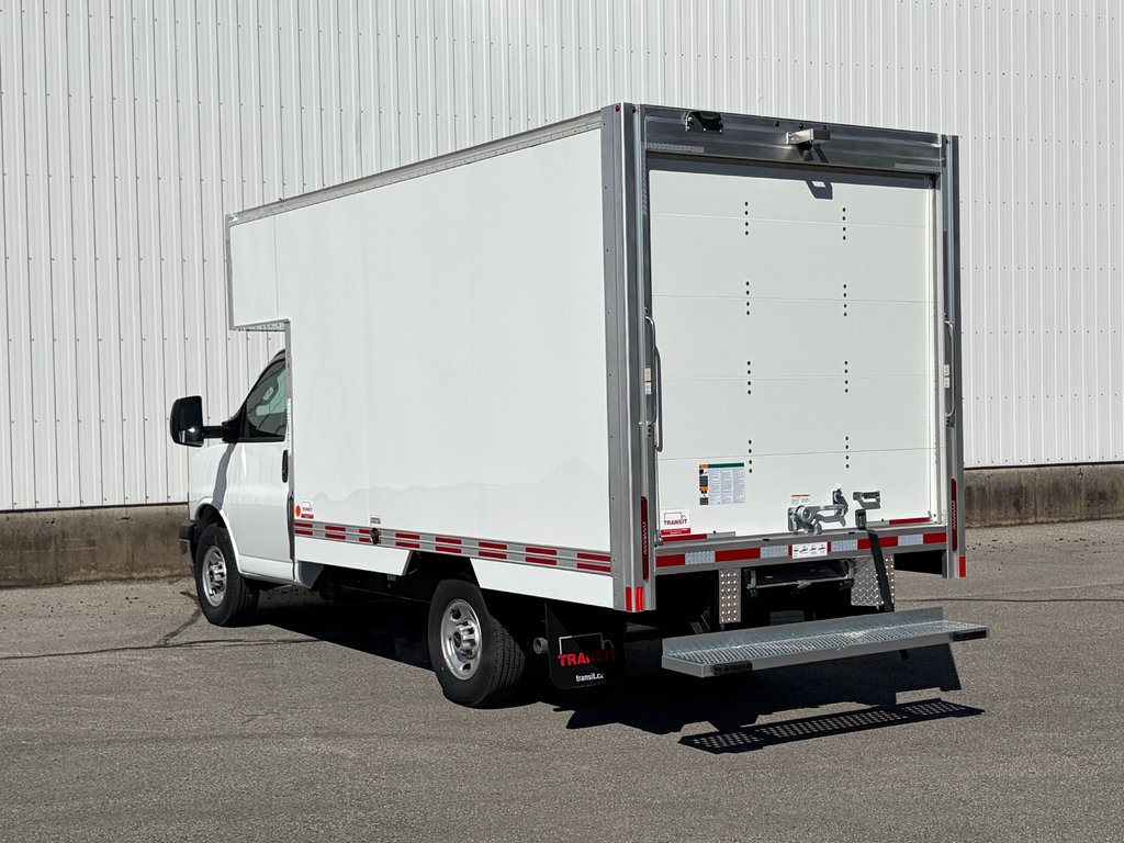 2026 GMC Savana Cutaway 3500 in Joliette, Quebec - 3 - w1024h768px