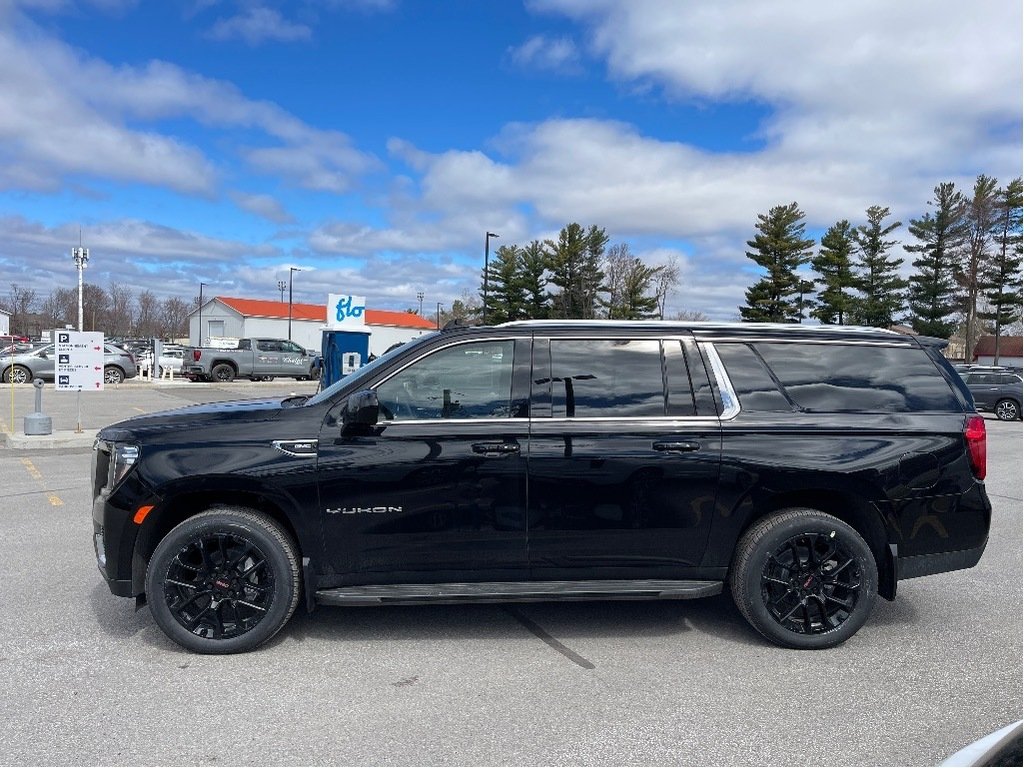 GMC Yukon XL  2024 à Joliette, Québec - 3 - w1024h768px