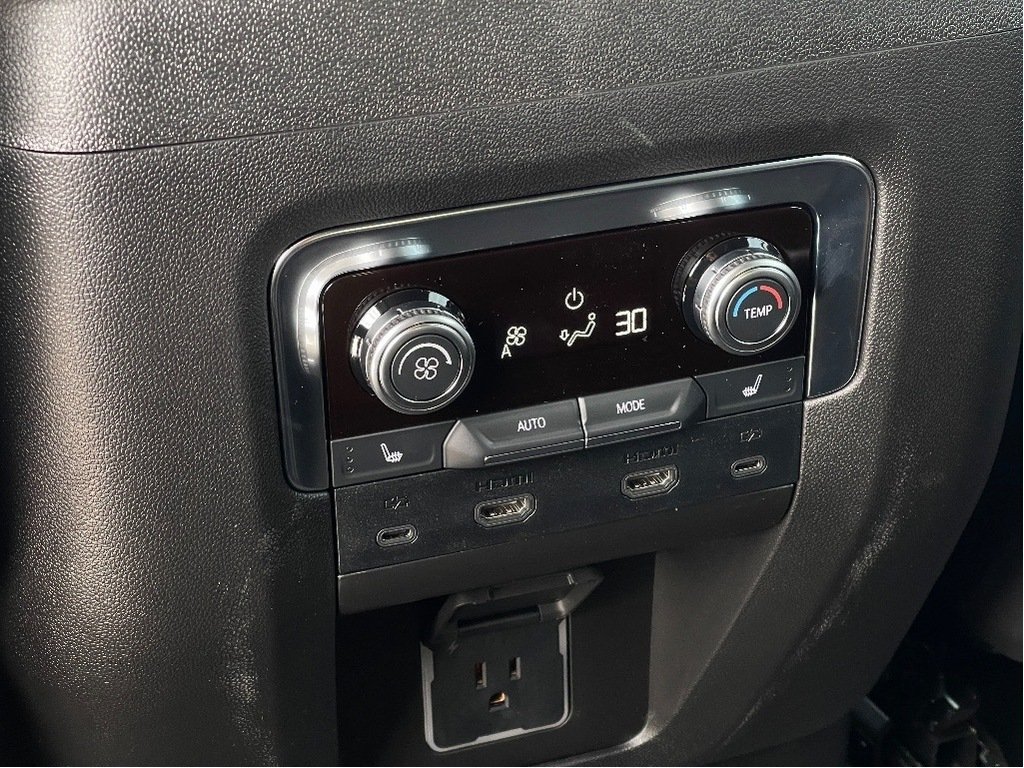 2026 GMC Yukon in Joliette, Quebec - 13 - w1024h768px