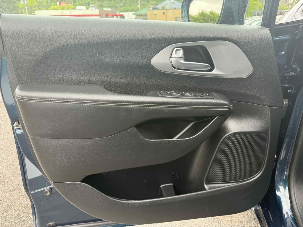 2022 Chrysler Pacifica in Antigonish, Nova Scotia - 17 - w1024h768px