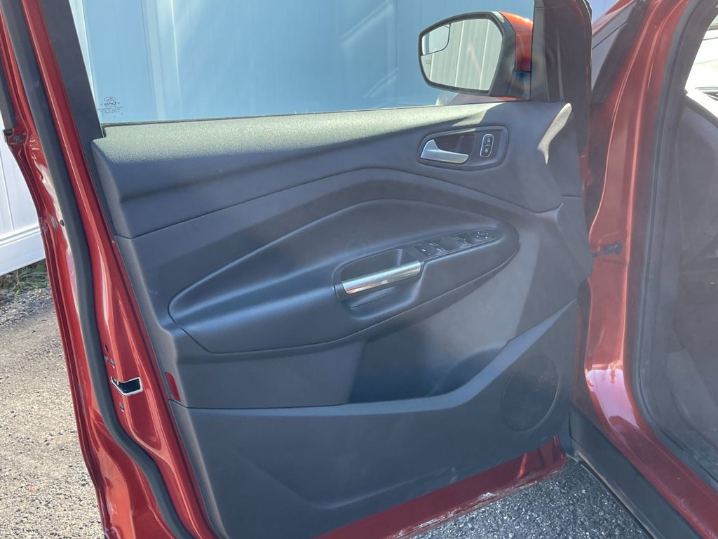 2019 Ford Escape SEL | Leather | Cam | USB | Htd Seats | in Saint John, New Brunswick - 9 - w1024h768px