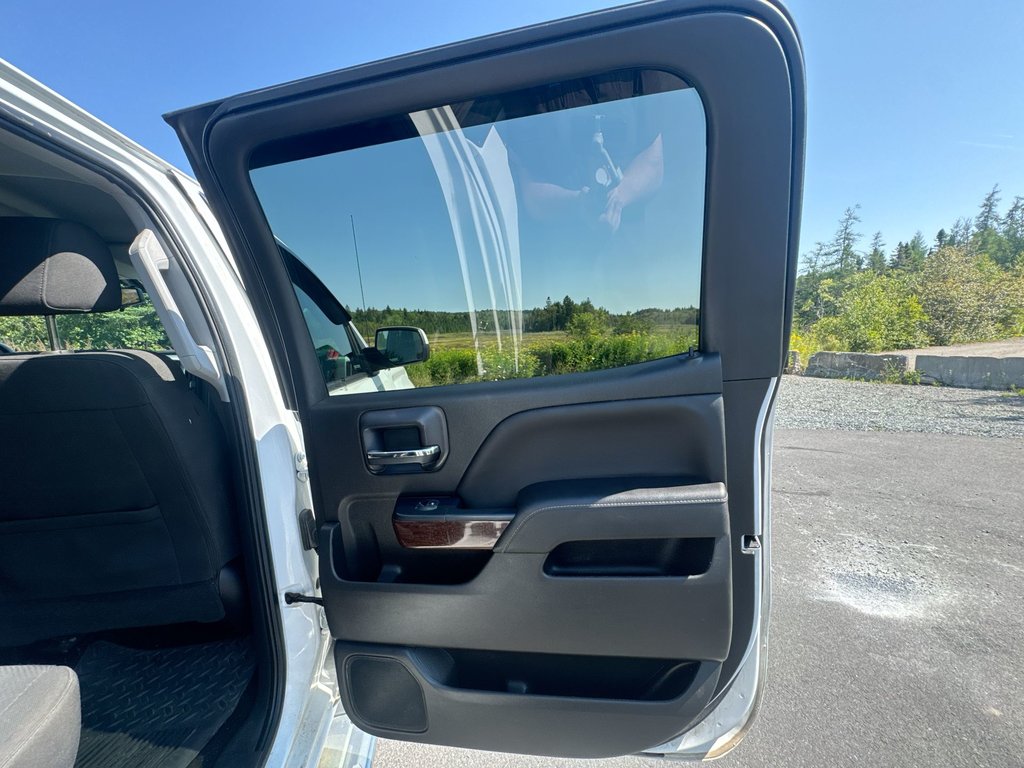 2018 GMC Sierra 1500 Crew Elevation 4WD SLE | Cam | USB | Htd Seats in Saint John, New Brunswick - 41 - w1024h768px