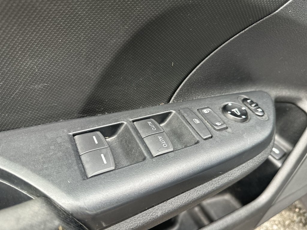 2016 Honda CIVIC SEDAN in Antigonish, Nova Scotia - 15 - w1024h768px