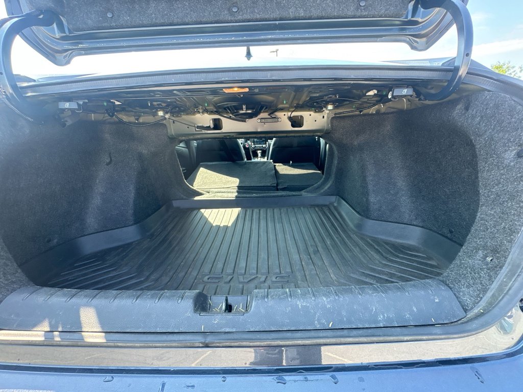 2019 Honda CIVIC SEDAN TOURING | Roof | Nav | USB in Saint John, New Brunswick - 38 - w1024h768px