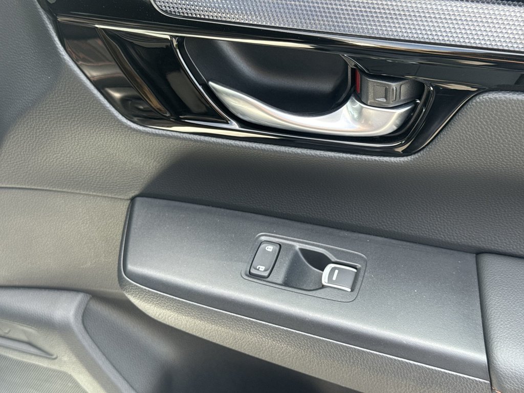 2024 Honda CR-V Hybrid Touring | Roof | Cam | USB | Warranty to 2028 in Saint John, New Brunswick - 46 - w1024h768px