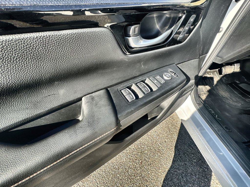 2024 Honda CR-V Hybrid Touring | Roof | Cam | USB | Warranty to 2028 in Saint John, New Brunswick - 15 - w1024h768px