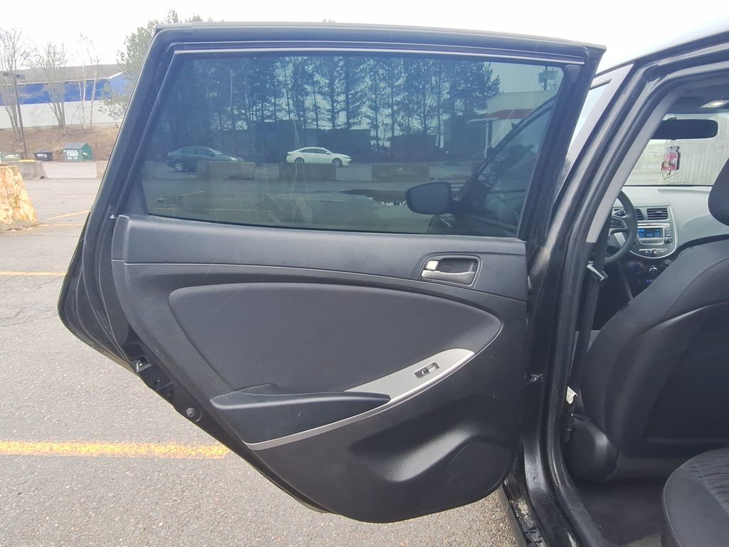 2017 Hyundai ACCENT SE | Roof | USB in Saint John, New Brunswick - 35 - w1024h768px