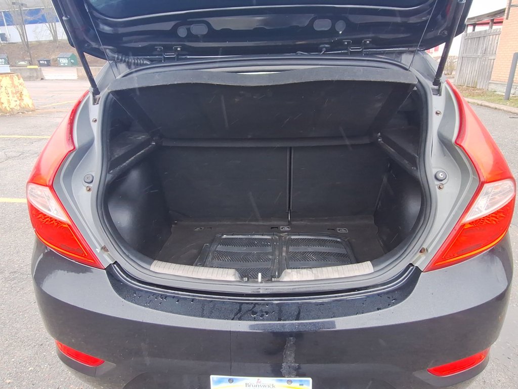 2017 Hyundai ACCENT SE | Roof | USB in Saint John, New Brunswick - 36 - w1024h768px