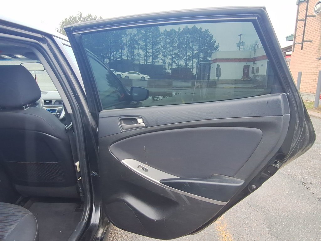 2017 Hyundai ACCENT SE | Roof | USB in Saint John, New Brunswick - 41 - w1024h768px