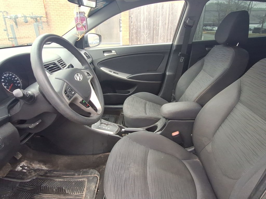 2017 Hyundai ACCENT SE | Roof | USB in Saint John, New Brunswick - 13 - w1024h768px