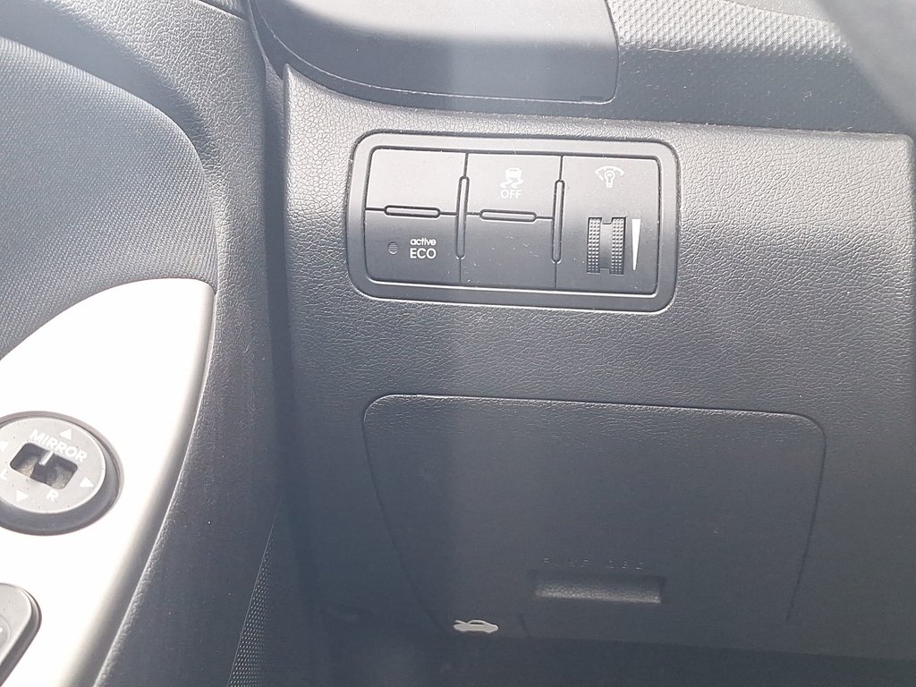 2017 Hyundai ACCENT SE | Roof | USB in Saint John, New Brunswick - 22 - w1024h768px