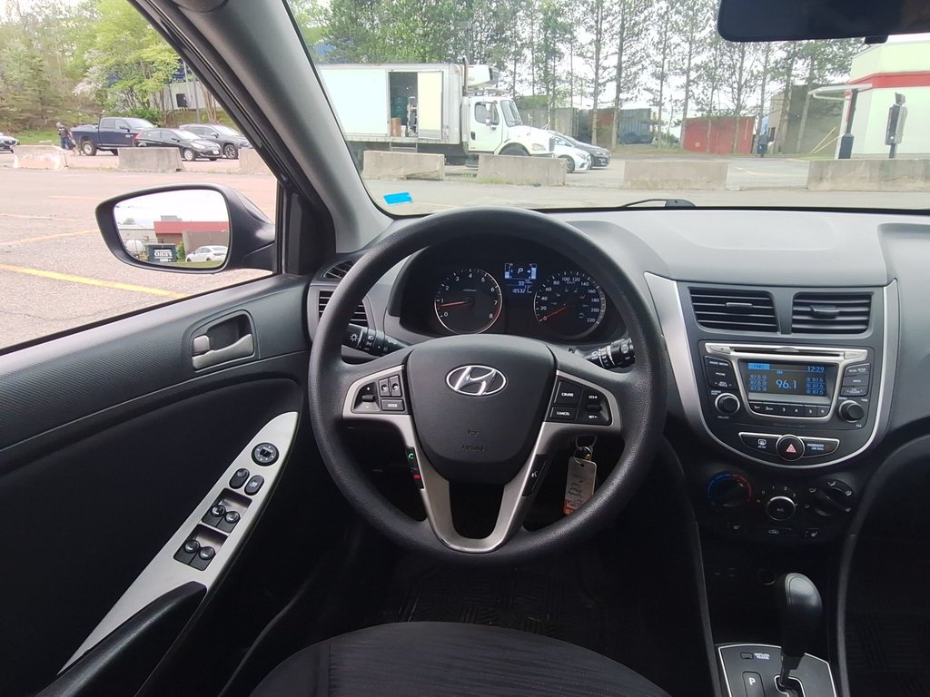 Hyundai ACCENT SE | Roof | USB 2017 à Saint John, Nouveau-Brunswick - 17 - w1024h768px