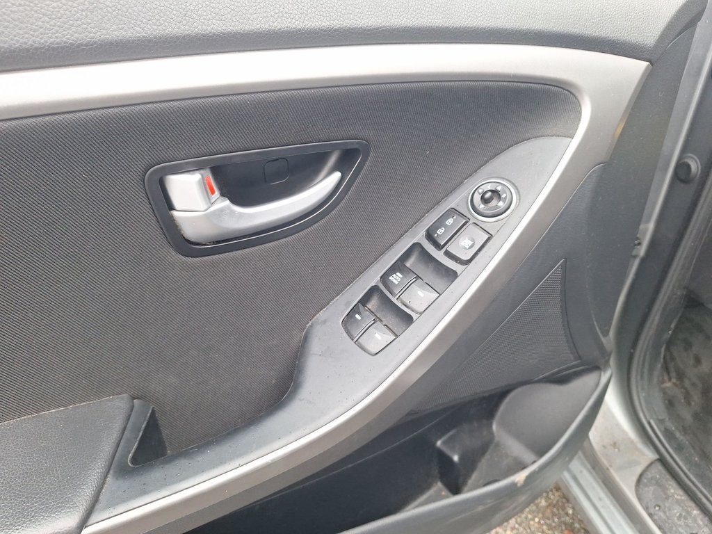 2016 Hyundai Elantra GT | Roof | USB | Htd Seats | Bluetooth in Saint John, New Brunswick - 15 - w1024h768px