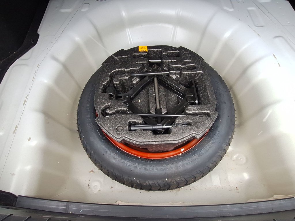 2017 Hyundai Elantra GLS | Roof | Cam | Htd Seats | USB in Saint John, New Brunswick - 38 - w1024h768px