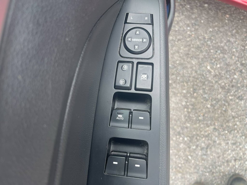 2020 Hyundai Elantra in Antigonish, Nova Scotia - 16 - w1024h768px