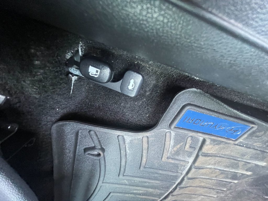 Hyundai Elantra Essential | Cam | USB | Htd Seats | Bluetooth 2023 à Saint John, Nouveau-Brunswick - 31 - w1024h768px