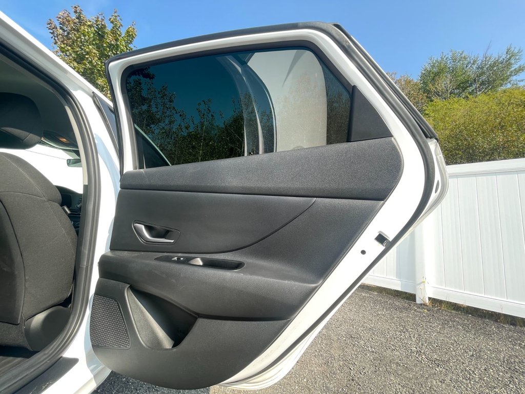 Hyundai Elantra Essential | Cam | USB | Htd Seats | Bluetooth 2023 à Saint John, Nouveau-Brunswick - 33 - w1024h768px