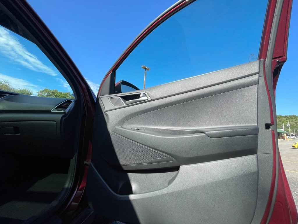 Hyundai Tucson SE | Roof | Leather | Cam | USB 2017 à Saint John, Nouveau-Brunswick - 34 - w1024h768px