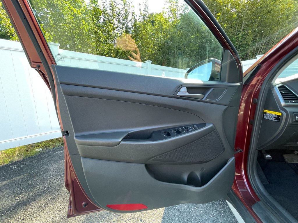 Hyundai Tucson SE | Roof | Leather | Cam | USB 2017 à Saint John, Nouveau-Brunswick - 9 - w1024h768px