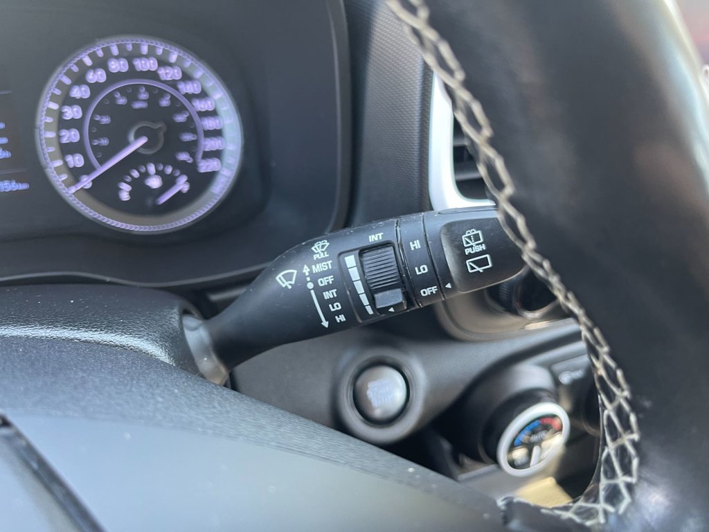 2021 Hyundai Venue Ultimate | SunRoof | Cam | USB in Saint John, New Brunswick - 18 - w1024h768px