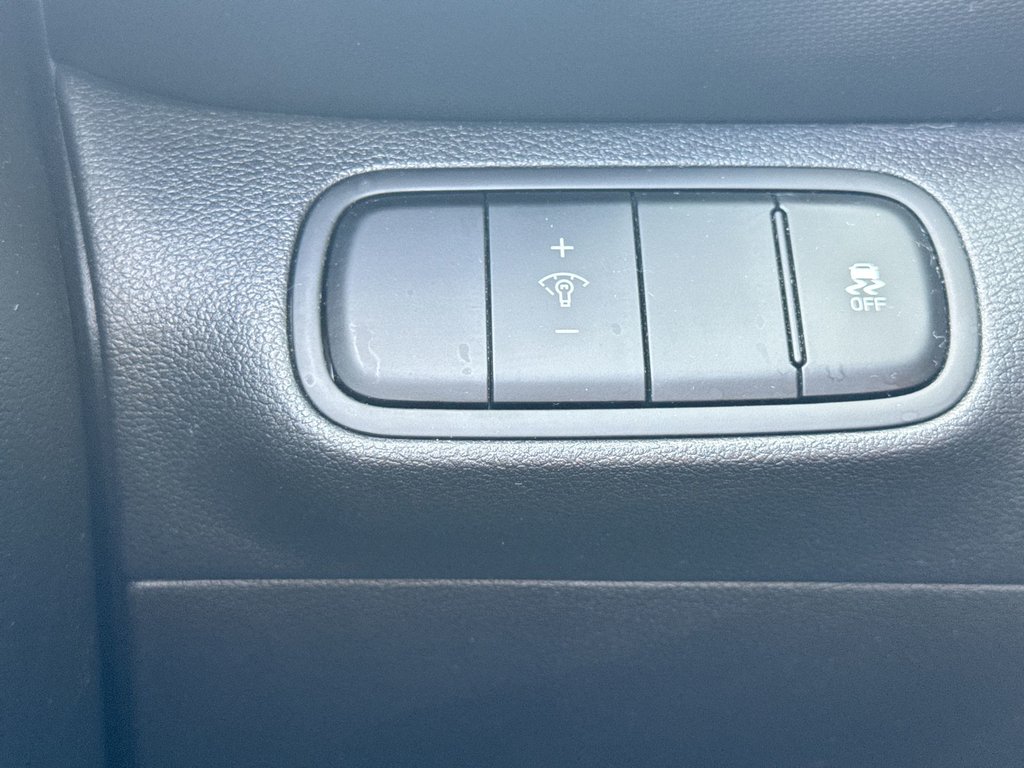 2023 Hyundai Venue Essential | Cam | Htd Seats | Warranty to 2028 in Saint John, New Brunswick - 22 - w1024h768px
