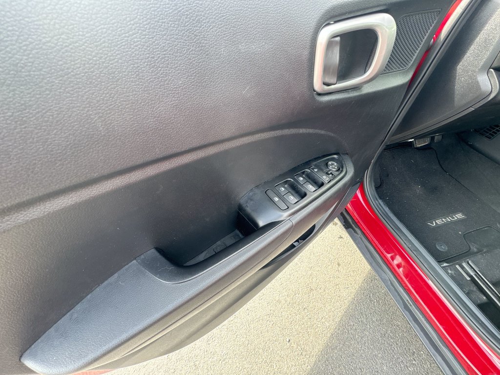 2023 Hyundai Venue Essential | Cam | Htd Seats | Warranty to 2028 in Saint John, New Brunswick - 15 - w1024h768px