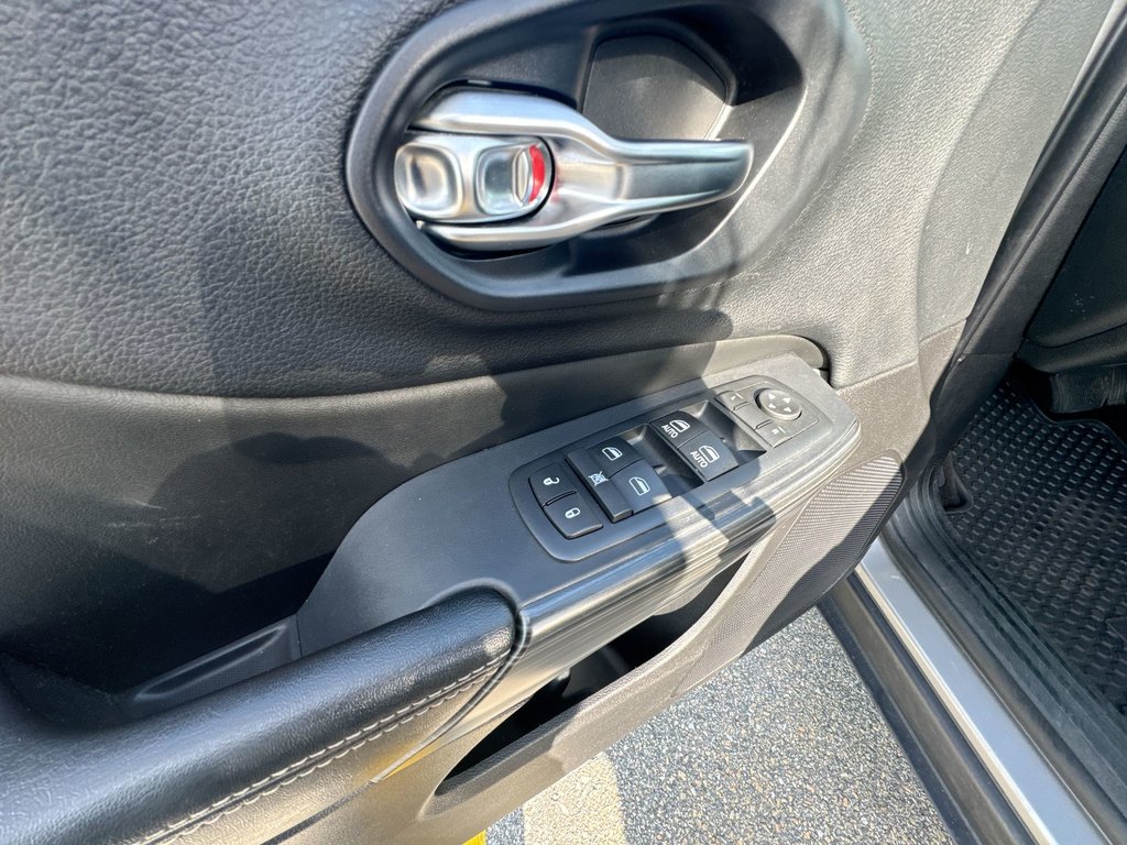 Jeep Cherokee North | Leather | Cam | USB | Htd Wheel 2016 à Saint John, Nouveau-Brunswick - 15 - w1024h768px