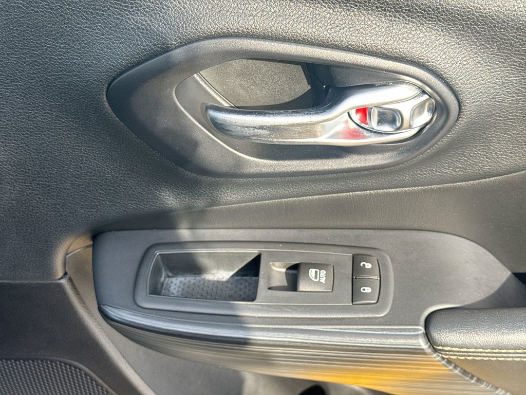Jeep Cherokee North | Leather | Cam | USB | Htd Wheel 2016 à Saint John, Nouveau-Brunswick - 46 - w1024h768px