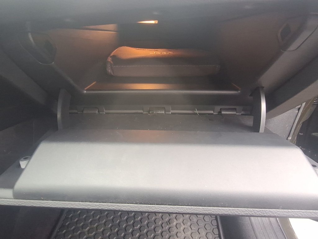 2017 Jeep Cherokee 75th Anniversary | Roof | Cam | USB in Saint John, New Brunswick - 43 - w1024h768px