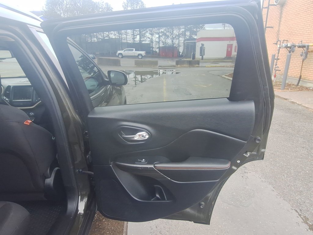 2017 Jeep Cherokee 75th Anniversary | Roof | Cam | USB in Saint John, New Brunswick - 41 - w1024h768px