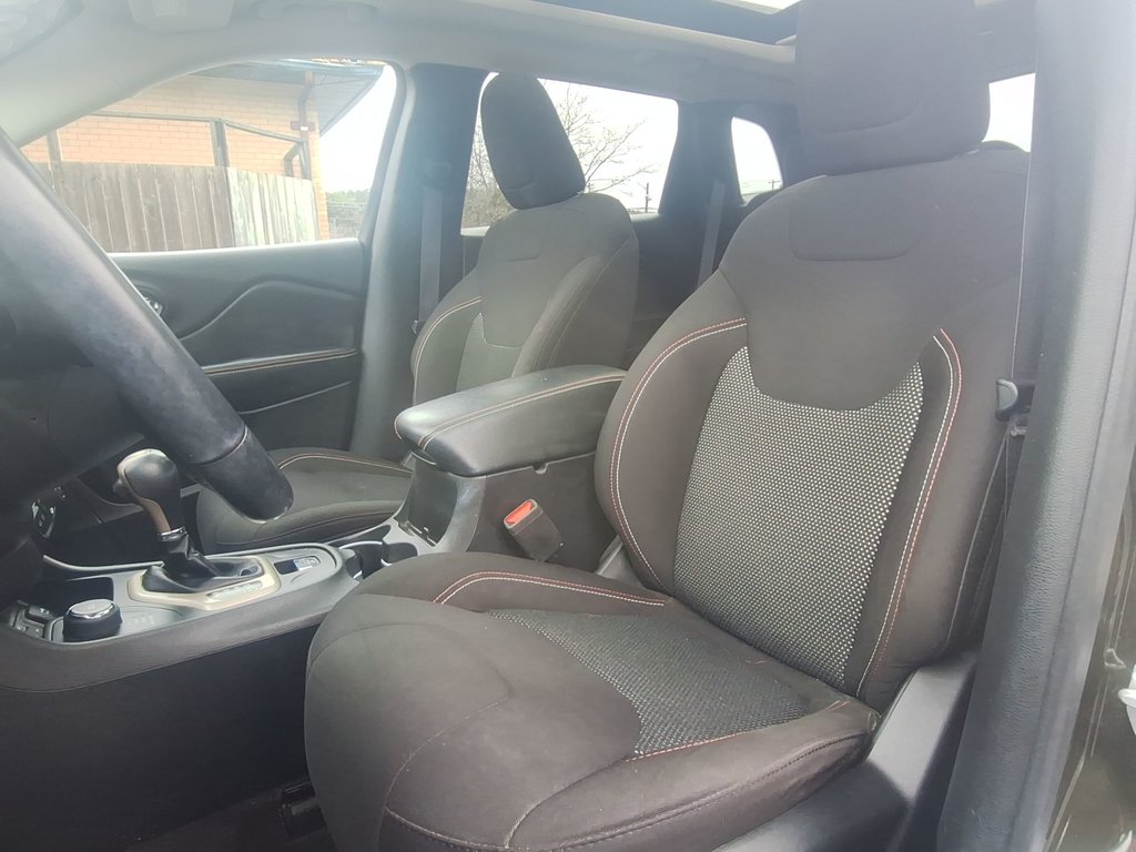 2017 Jeep Cherokee 75th Anniversary | Roof | Cam | USB in Saint John, New Brunswick - 11 - w1024h768px