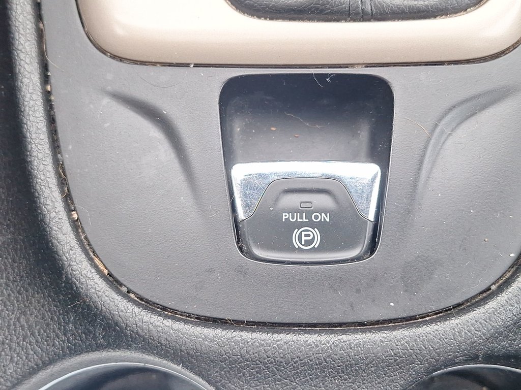 2017 Jeep Cherokee 75th Anniversary | Roof | Cam | USB in Saint John, New Brunswick - 30 - w1024h768px