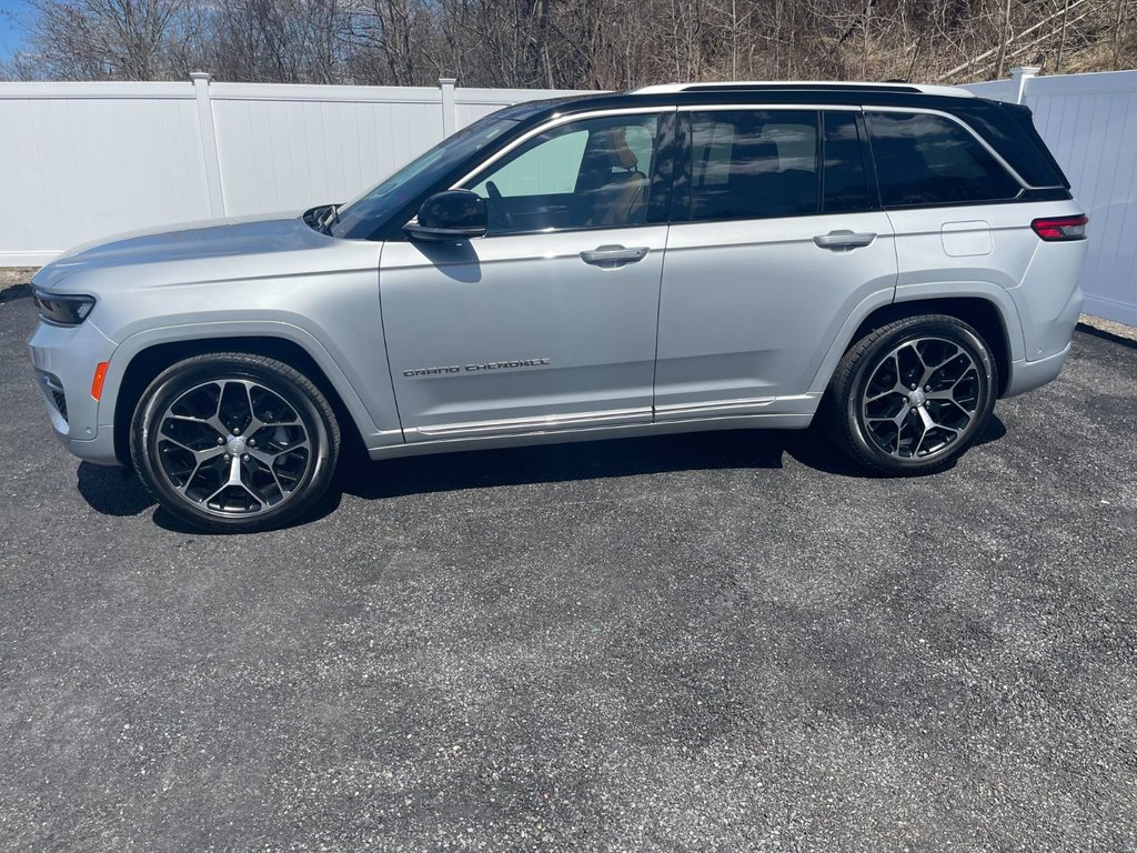 2023  Grand Cherokee Summit Reserve | Leather | Roof | Warranty to 2028 in Saint John, New Brunswick - 6 - w1024h768px