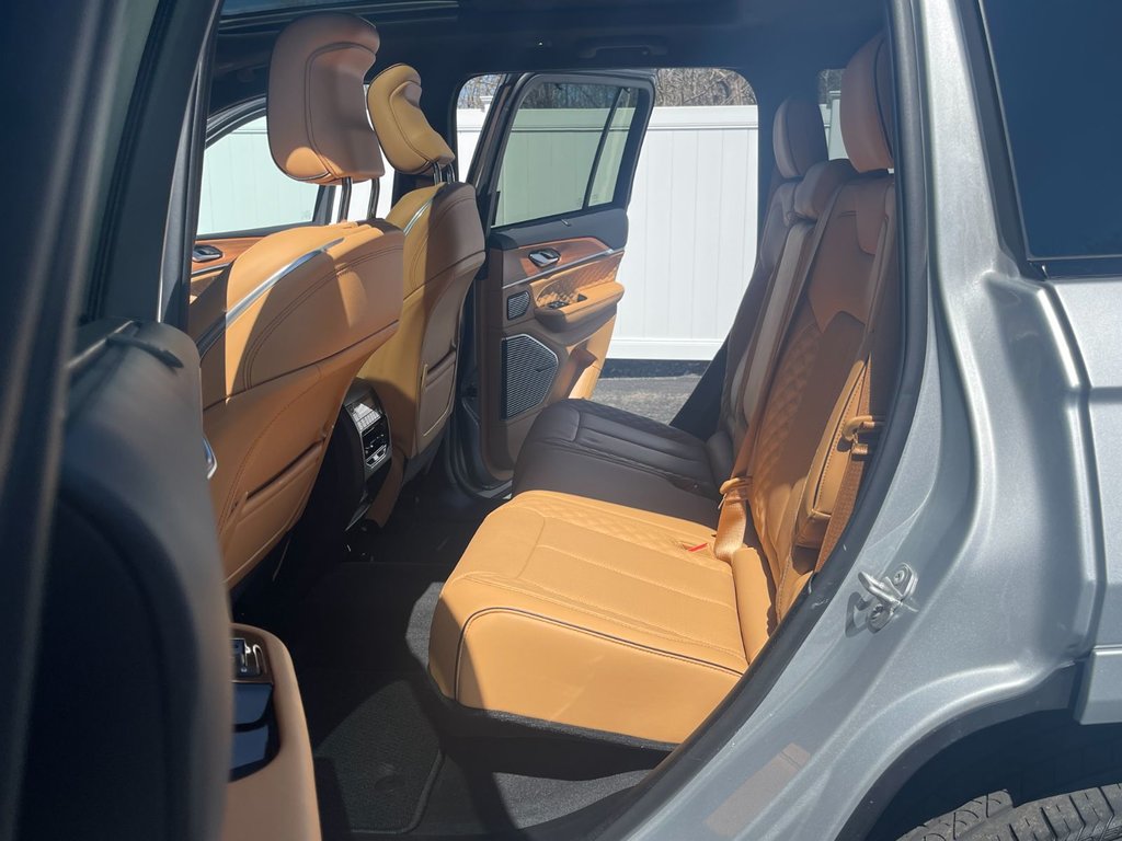2023  Grand Cherokee Summit Reserve | Leather | Roof | Warranty to 2028 in Saint John, New Brunswick - 14 - w1024h768px