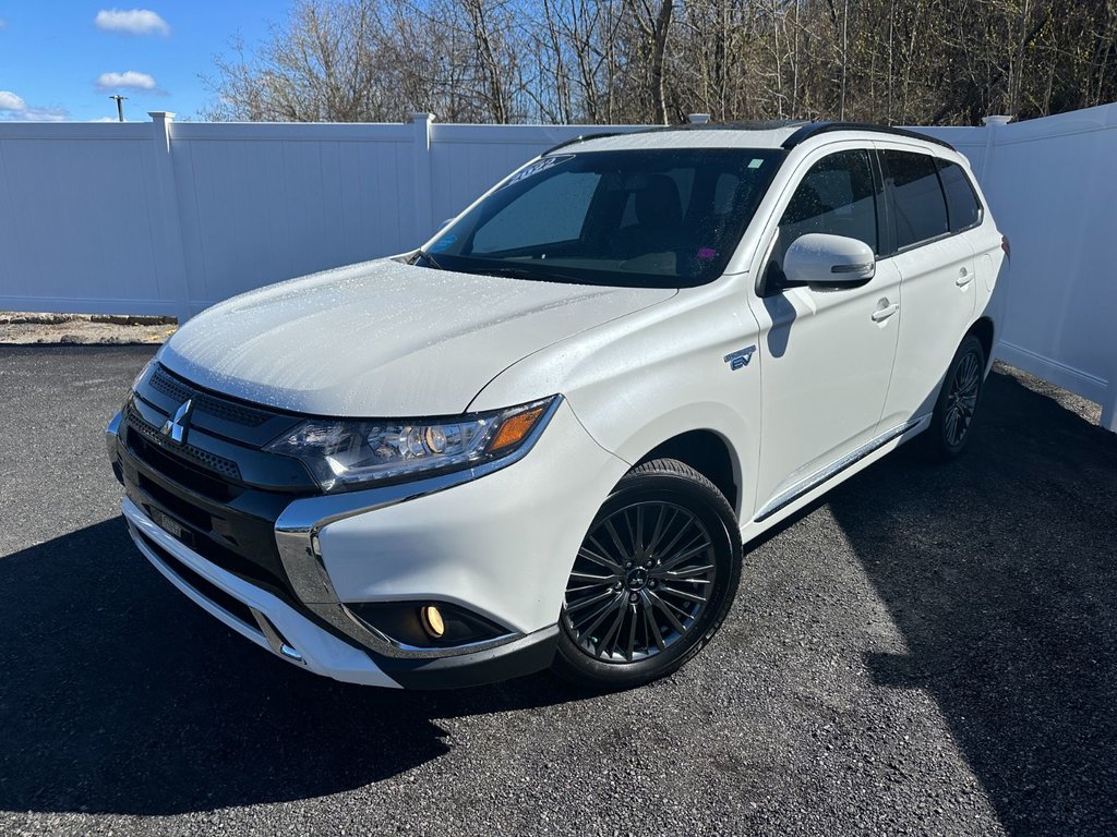 2022  OUTLANDER PHEV Black Edition | Leather | Roof | Warranty to 2031 in Saint John, New Brunswick - 7 - w1024h768px