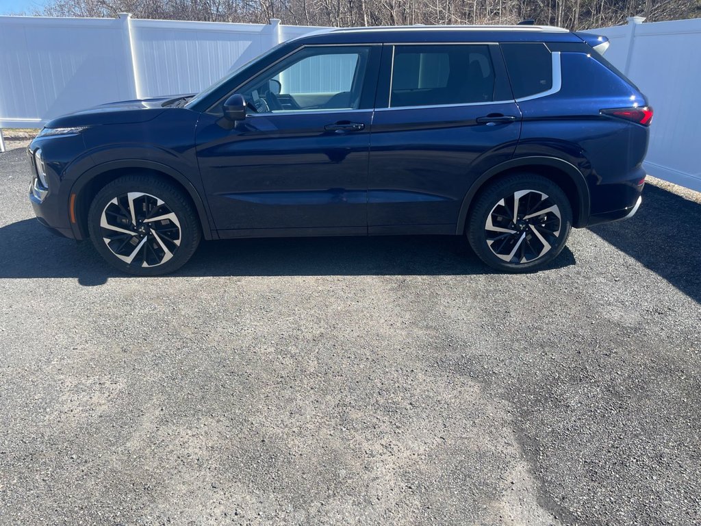 2023 Mitsubishi Outlander GT S-AWC | Leather | Roof | Nav | Warranty to 2033 in Saint John, New Brunswick - 6 - w1024h768px