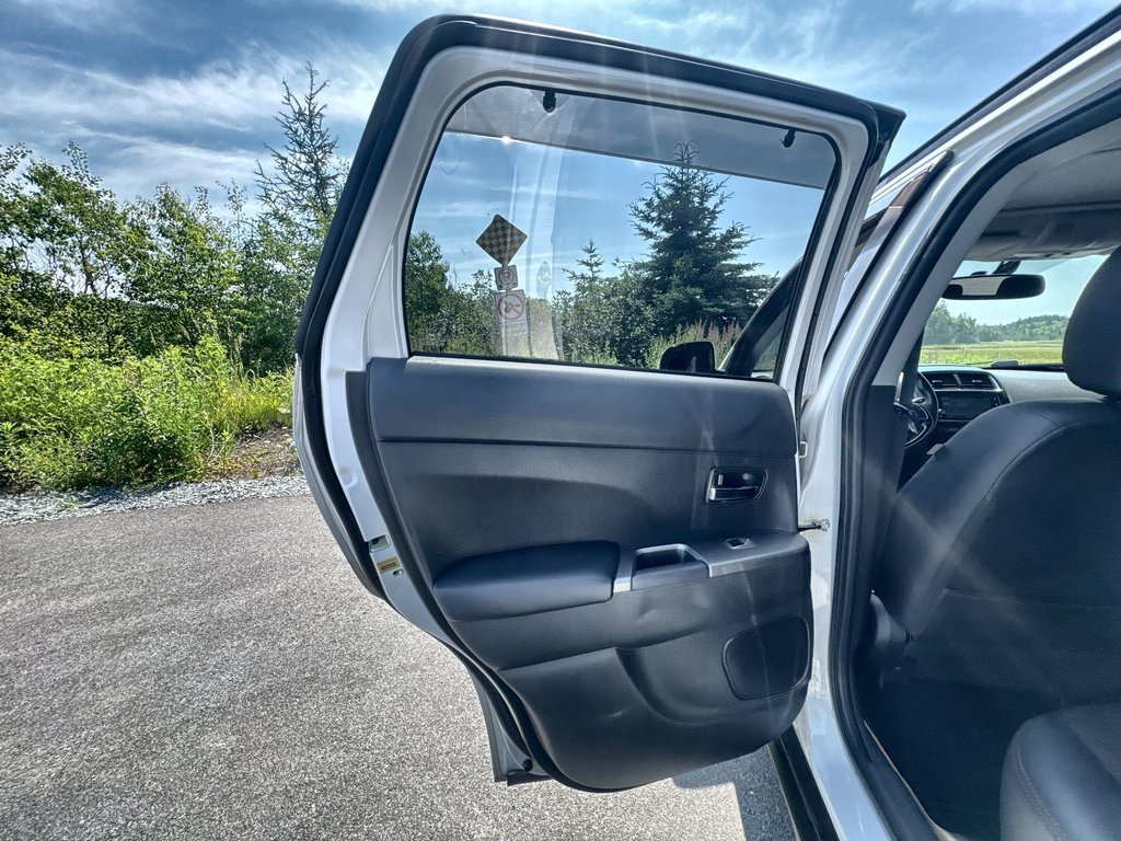 2019 Mitsubishi RVR Roof | Cam | USB in Saint John, New Brunswick - 35 - w1024h768px