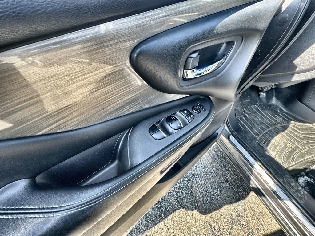 2017 Nissan MURANO SL | Roof | Cam | USB in Saint John, New Brunswick - 15 - w1024h768px