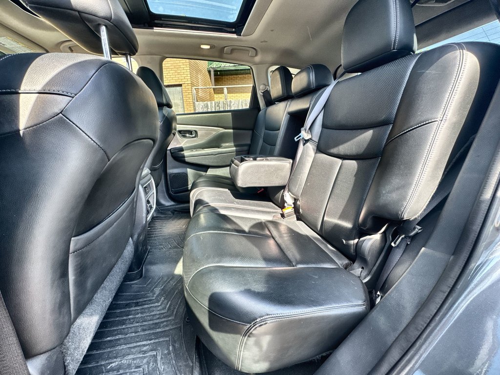 2017 Nissan MURANO SL | Roof | Cam | USB in Saint John, New Brunswick - 33 - w1024h768px