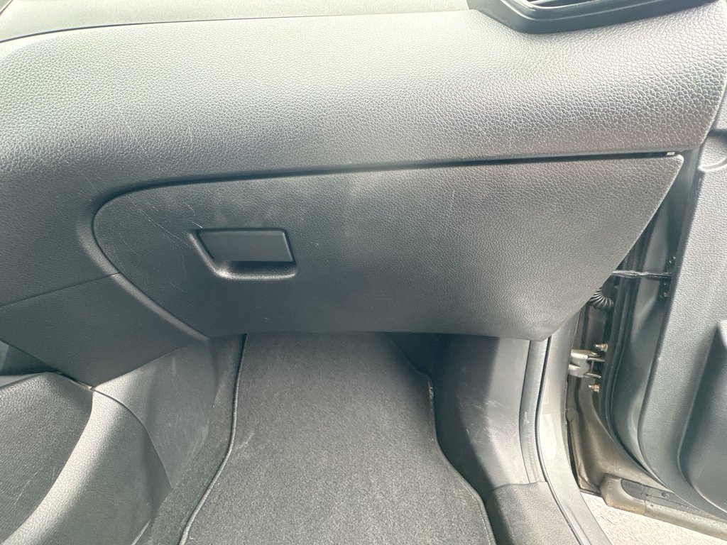 2018 Nissan Qashqai S AWD | Cam | HTdSeat | USB in Saint John, New Brunswick - 44 - w1024h768px