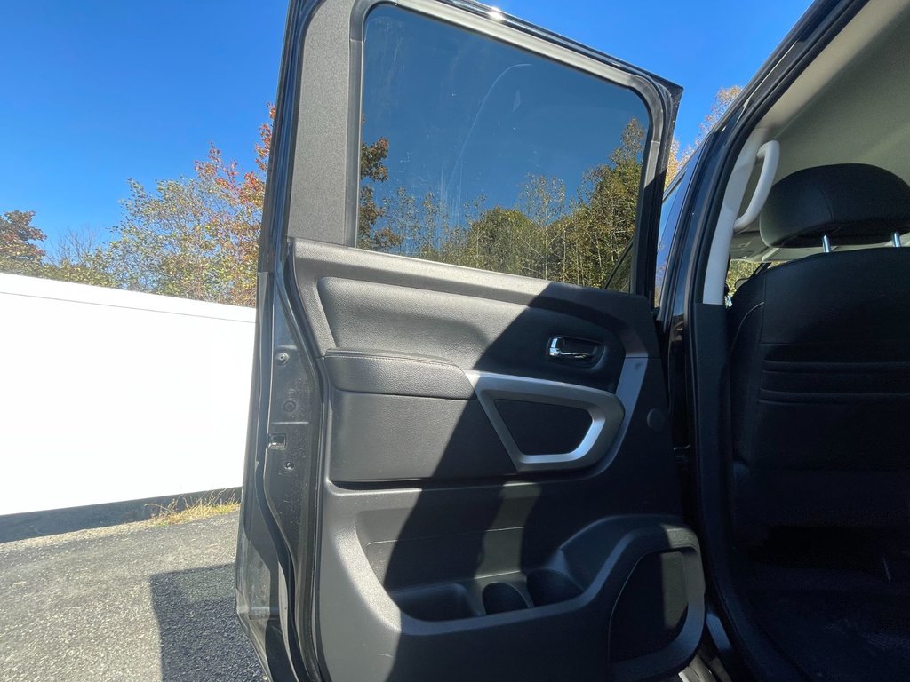 2018 Nissan Titan in Antigonish, Nova Scotia - 36 - w1024h768px