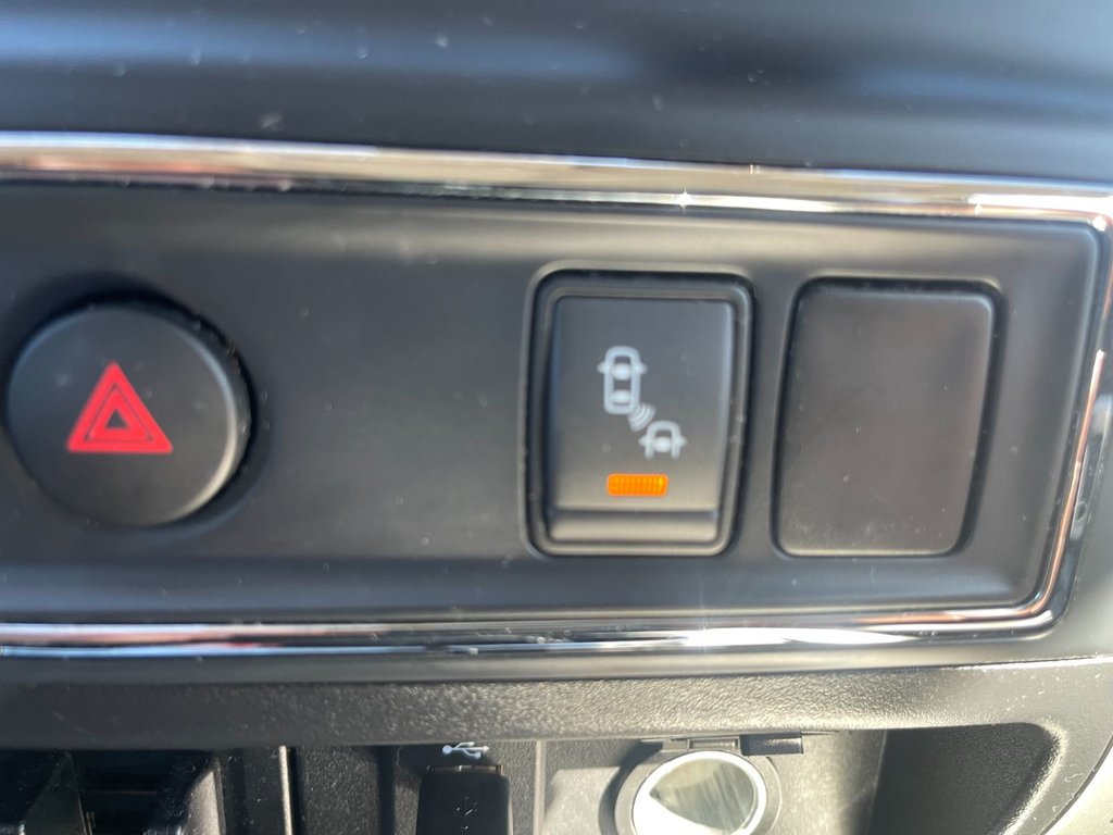 2018 Nissan Titan in Antigonish, Nova Scotia - 29 - w1024h768px
