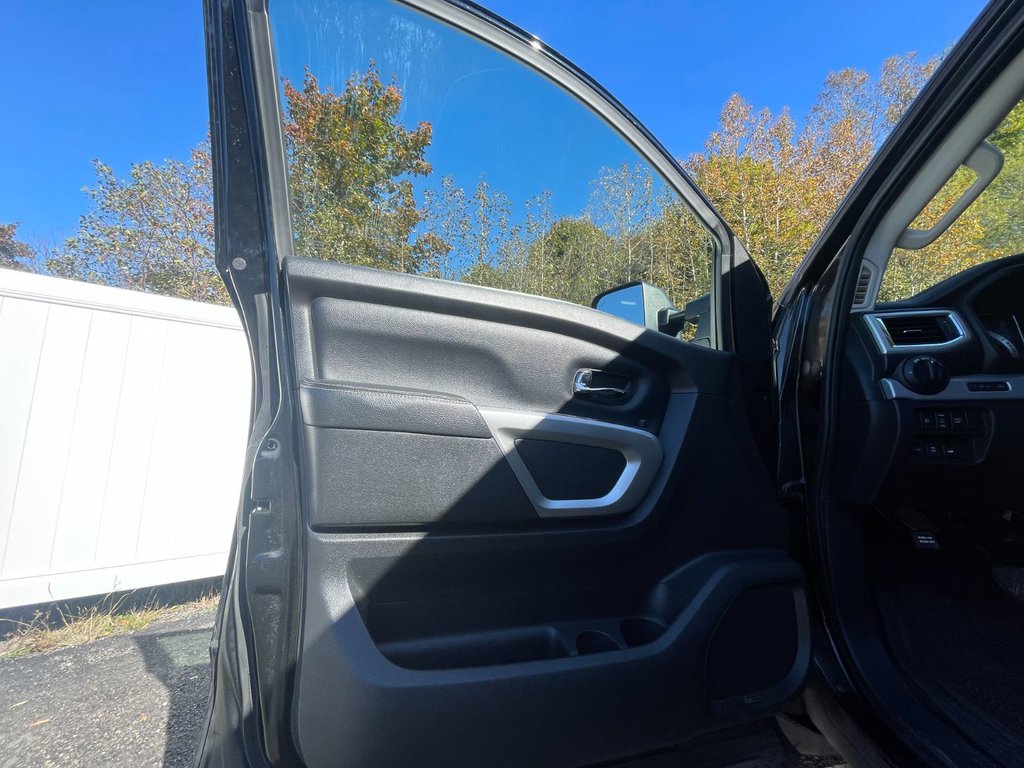 2018 Nissan Titan in Antigonish, Nova Scotia - 9 - w1024h768px